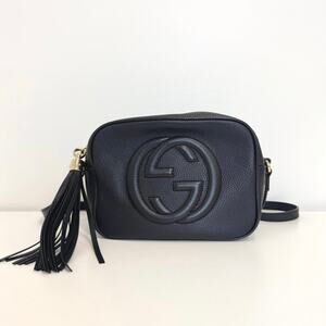 GUCCI Black Pebbled Leather Soho Disco Crossbody Bag GG Logo Camera Handbag